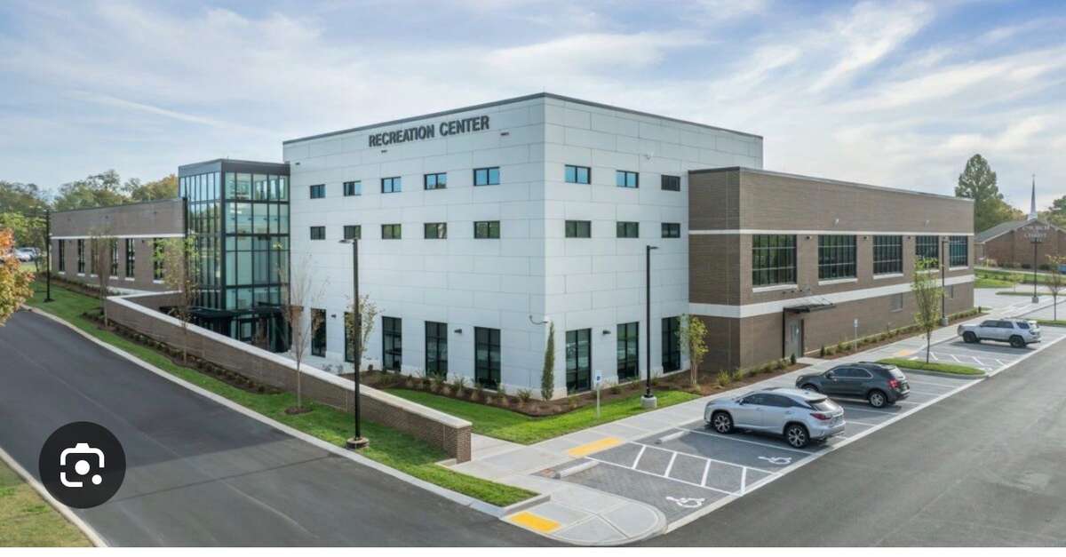 Enjoy the BRAND NEW White House Recreation Center! Indoor walking track, exercise room and classes, pickleball, concessions inside at White House Snack Shack and the a very large gym! The community center also offers room rentals and a game room!