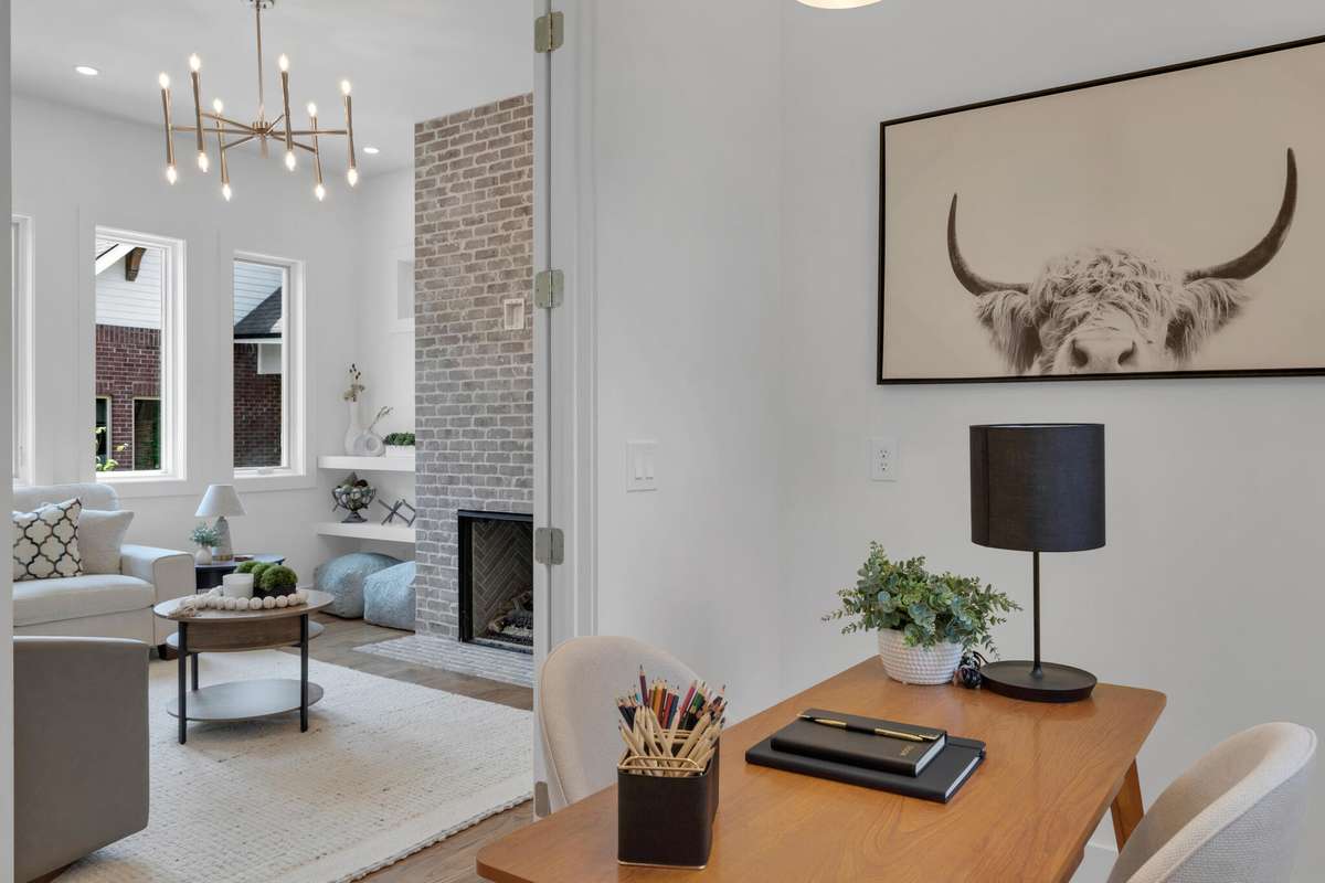 Photo shown is not of actual unit but of a similar unit in the same development- Photo for the purpose of showing quality and caliber of work only-Floorplan is different.