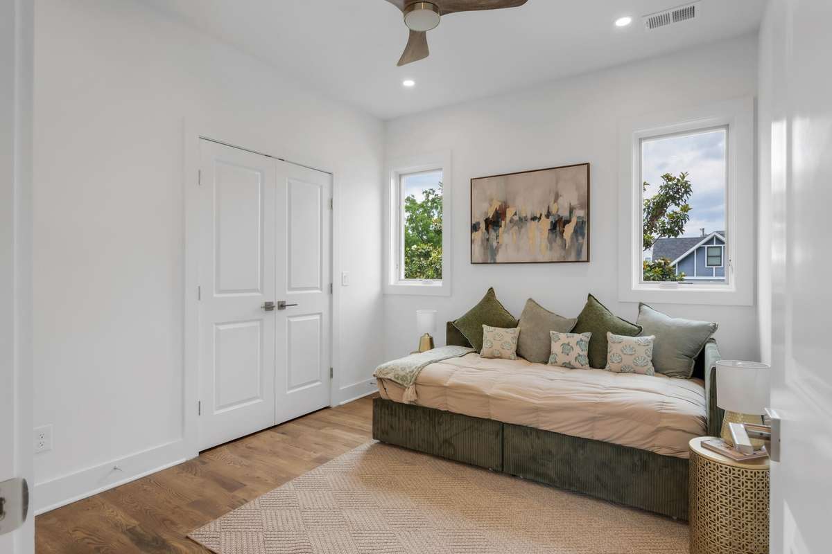 Photo shown is not of actual unit but of a similar unit in the same development- Photo for the purpose of showing quality and caliber of work only-Floorplan is different.