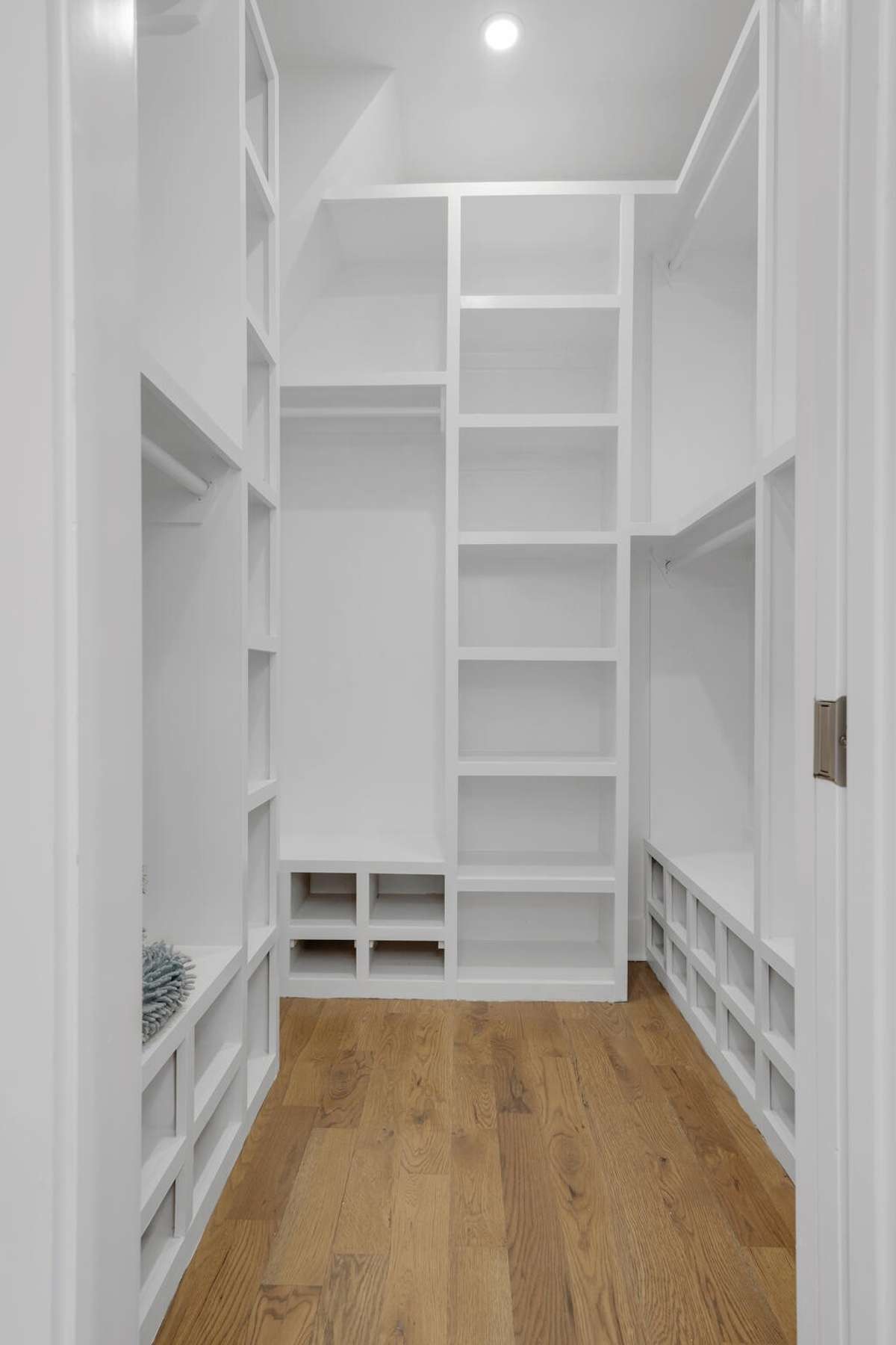 Photo shown is not of actual unit but of a similar unit in the same development- Photo for the purpose of showing quality and caliber of work only-Floorplan is different.