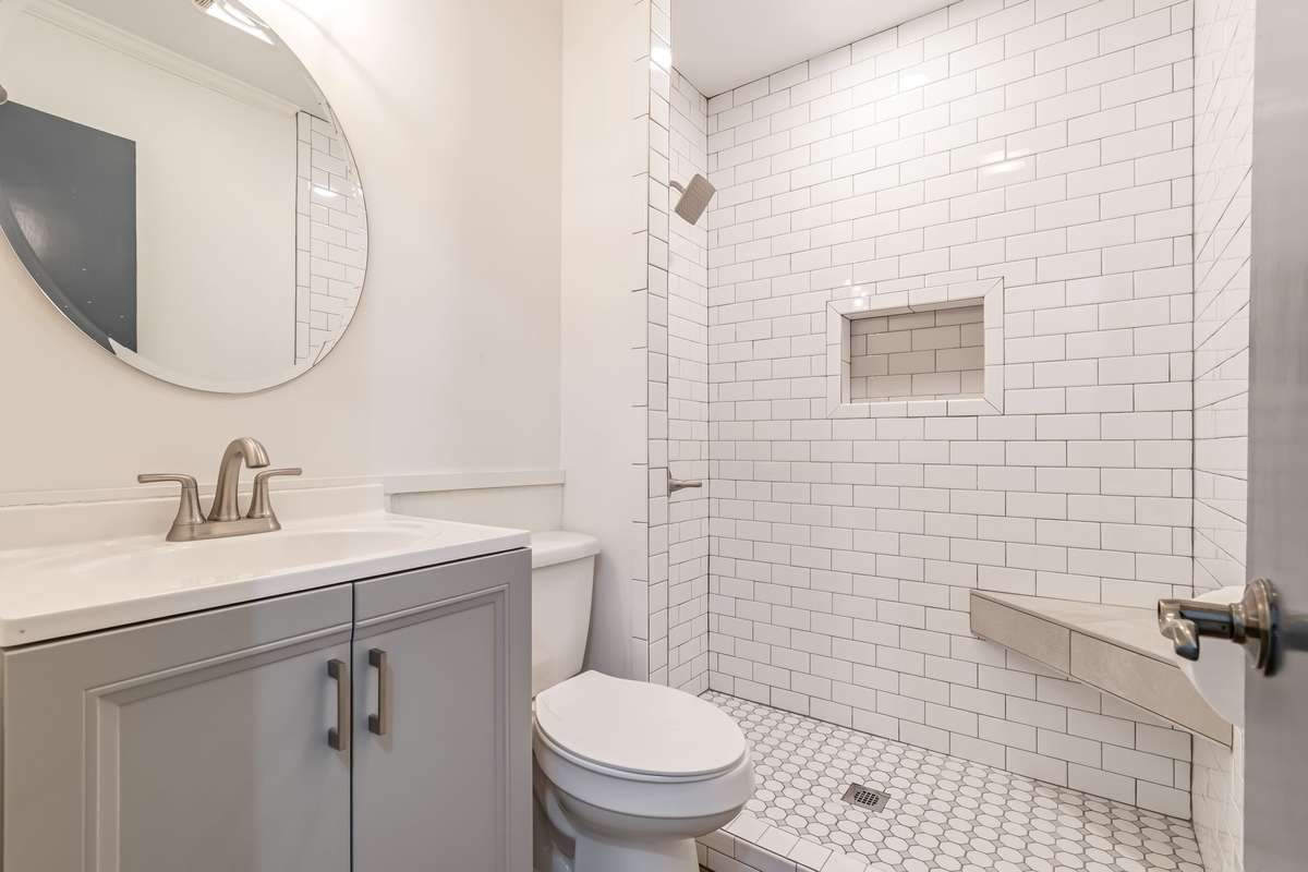 Full bath 3 on opposite side of the home.