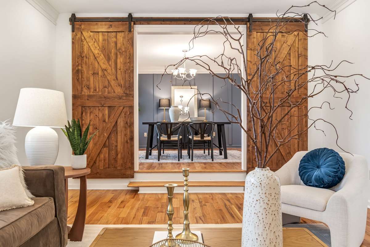 View in to dining room/office