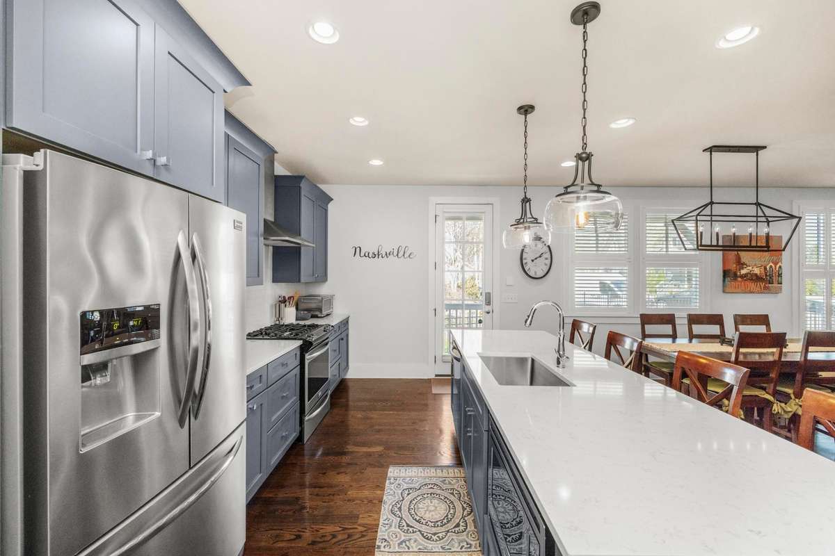 Quartz counter, and upgraded appliances and gas range