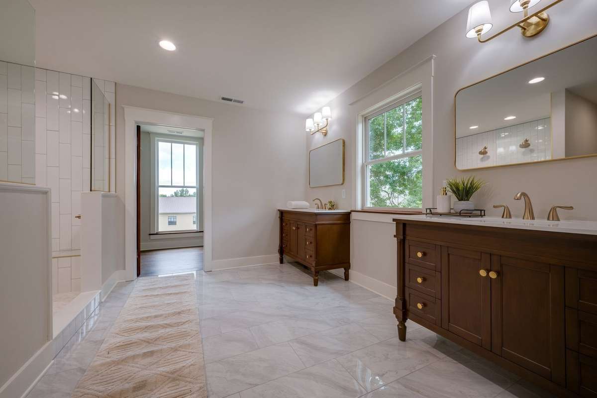 SUPER HOT LOCATION!!! APPROX. 50 Minutes to Downtown Nashville