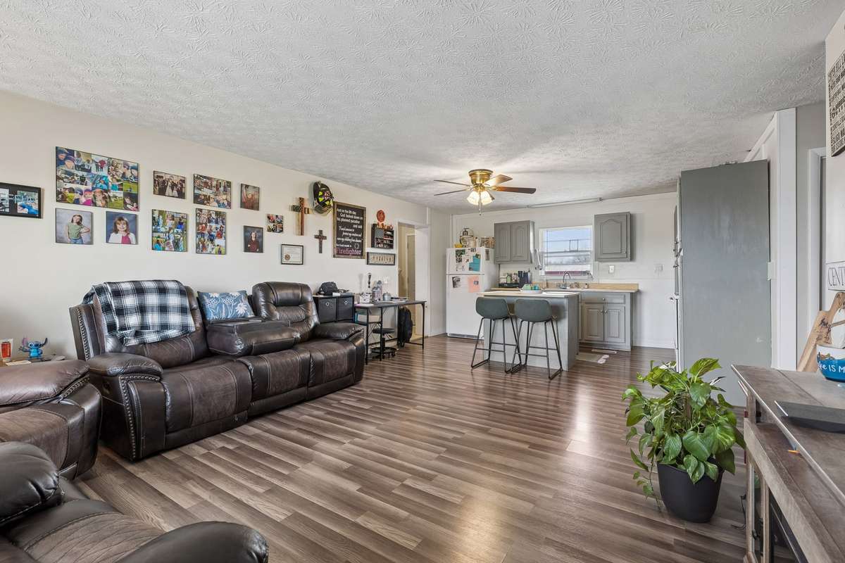 Spacious living area with neutral paint colors! 380 Holiday Haven Rd, Smithville, TN 37166