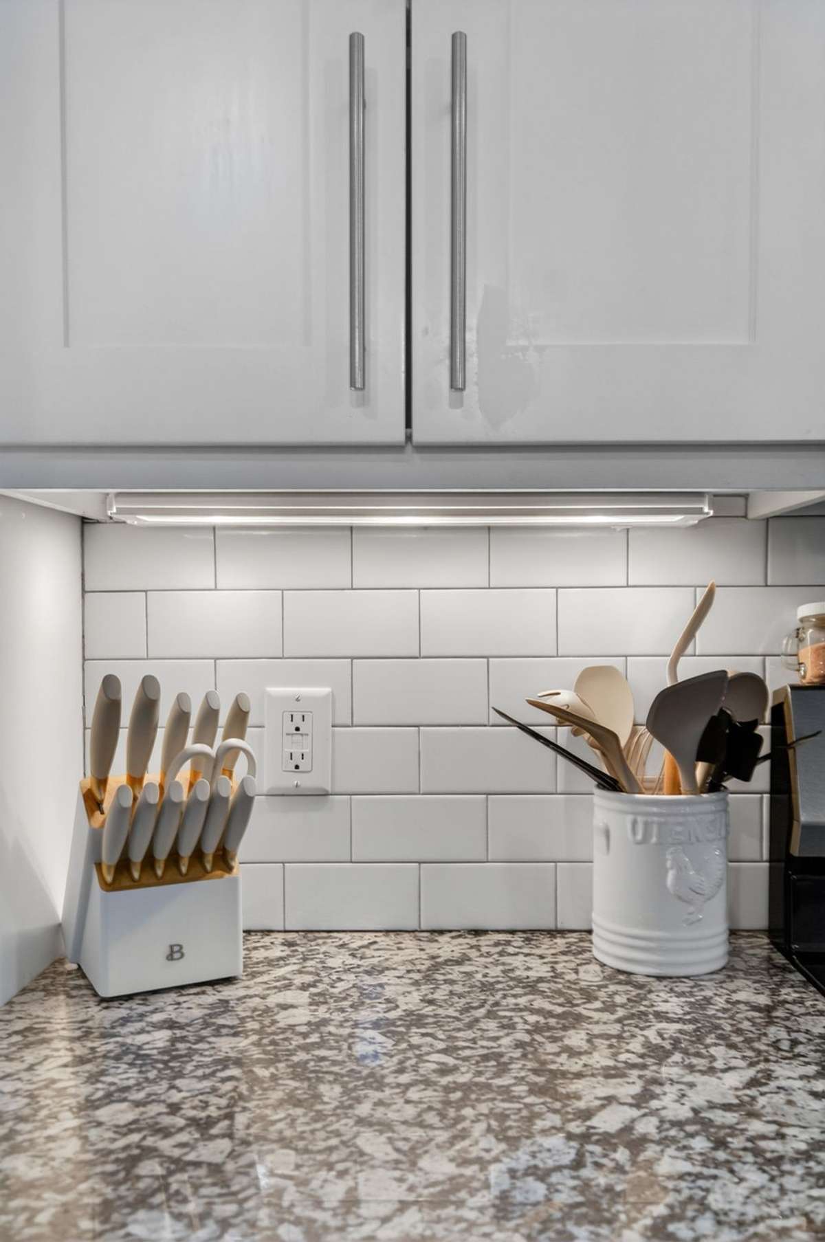 Subway tile backsplash.