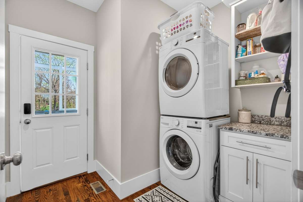 washer/dryer do not remain.