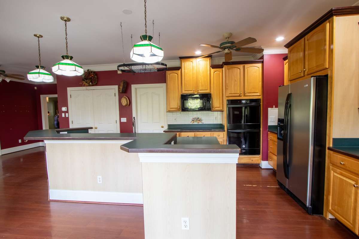 Breakfast bar area for everyone!