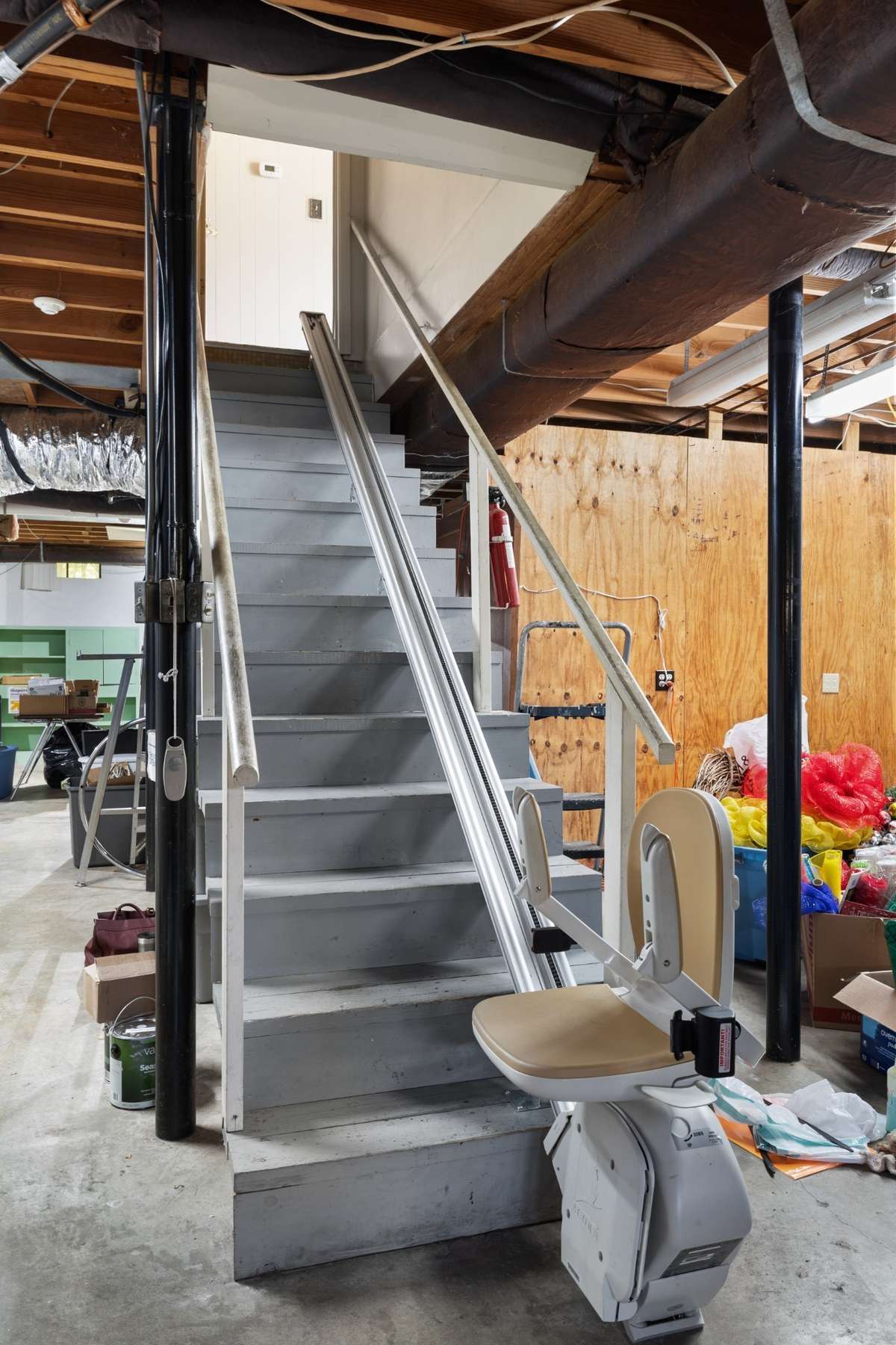 Stair lift installed  (can be removed if buyer does not want it)