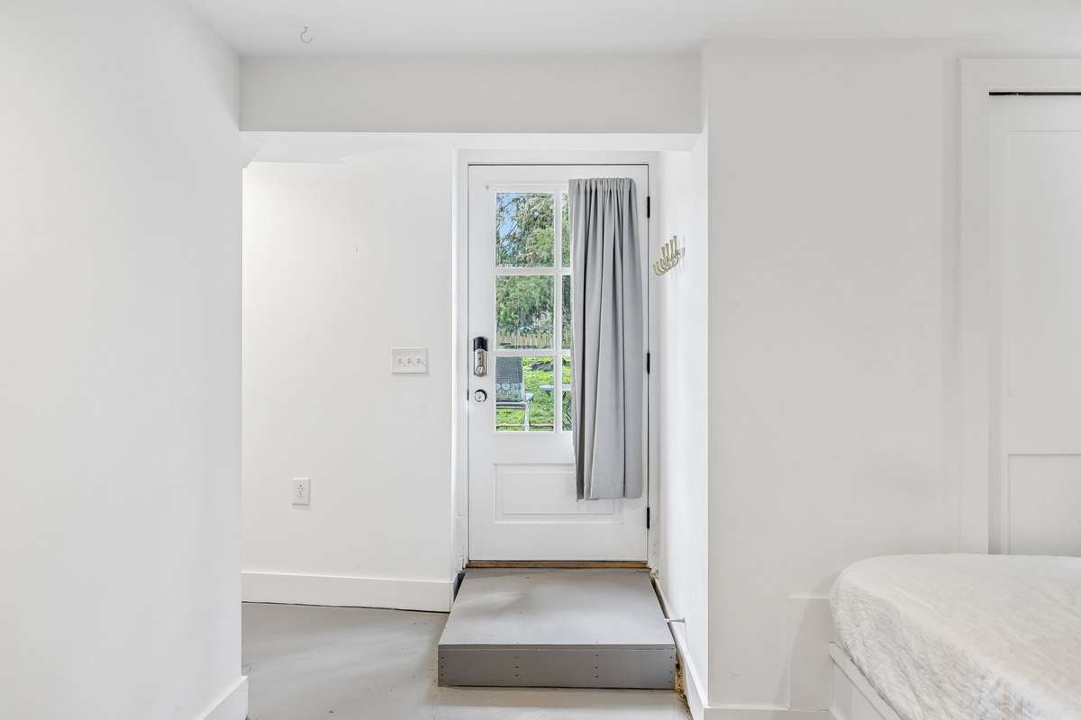 basement private entry
