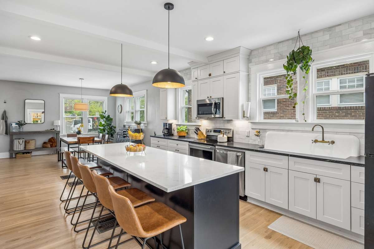 Large island and Pendent lighting