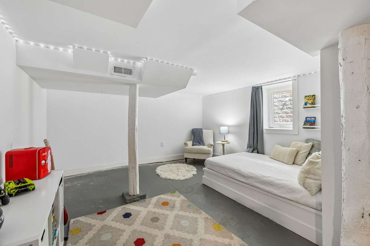 Basement bedroom 4