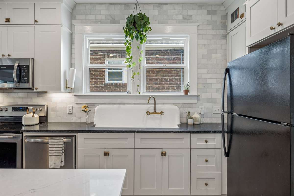 Marble backsplash