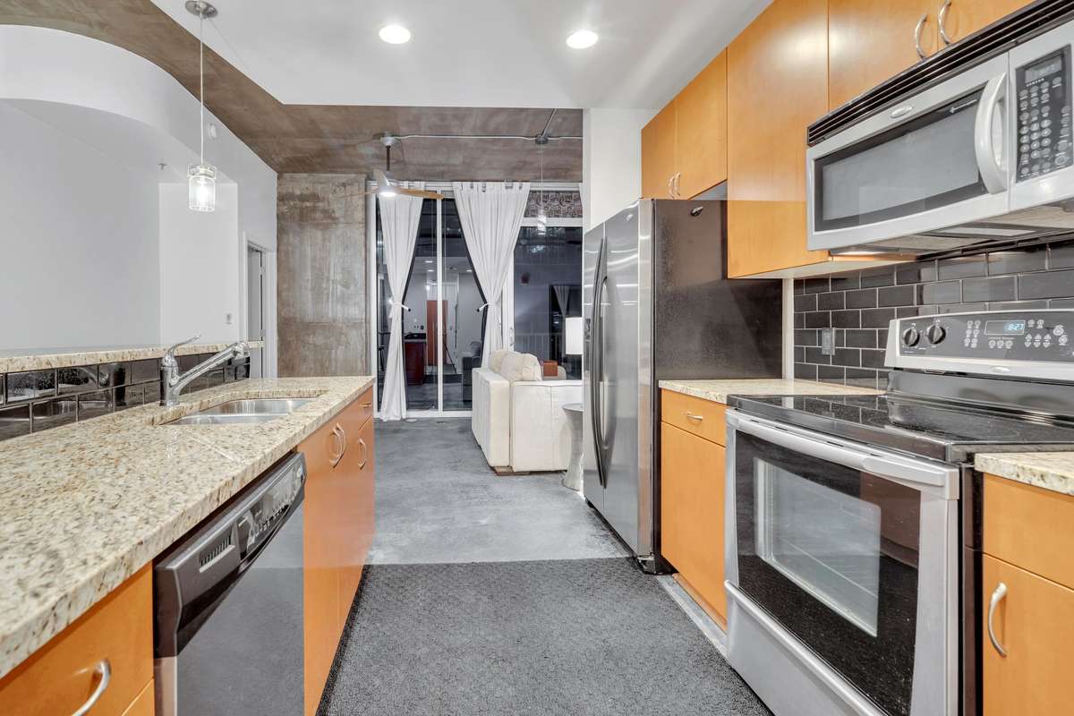 Full Kitchen with bar seating.