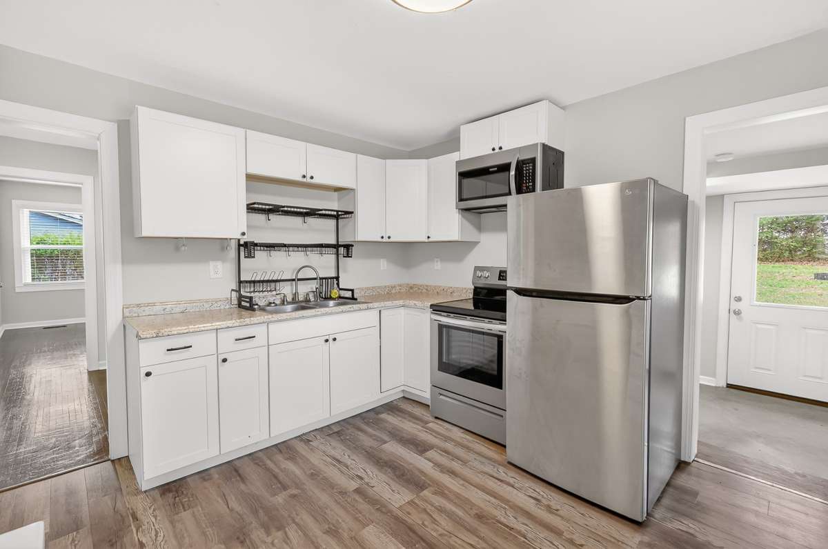 All stainless steel appliances stay with the home
