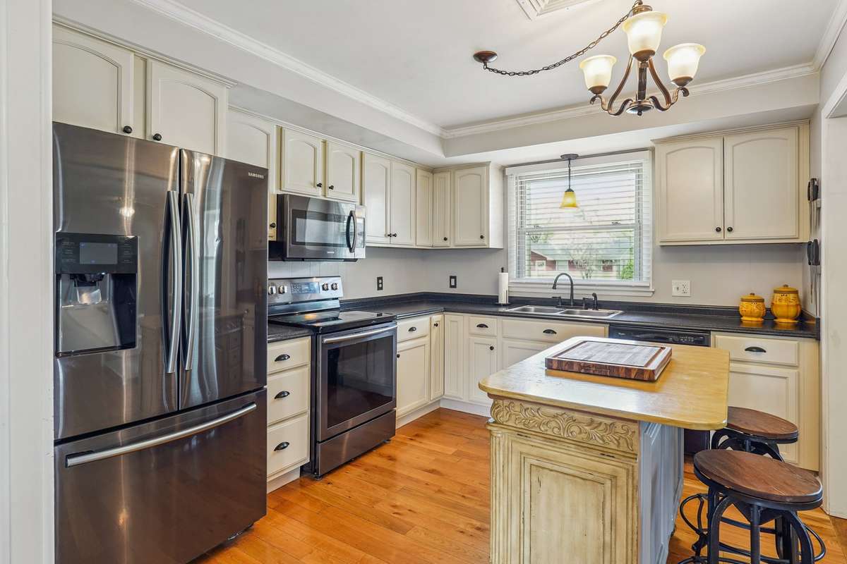 Lots of cabinet space and all appliances in kitchen remain