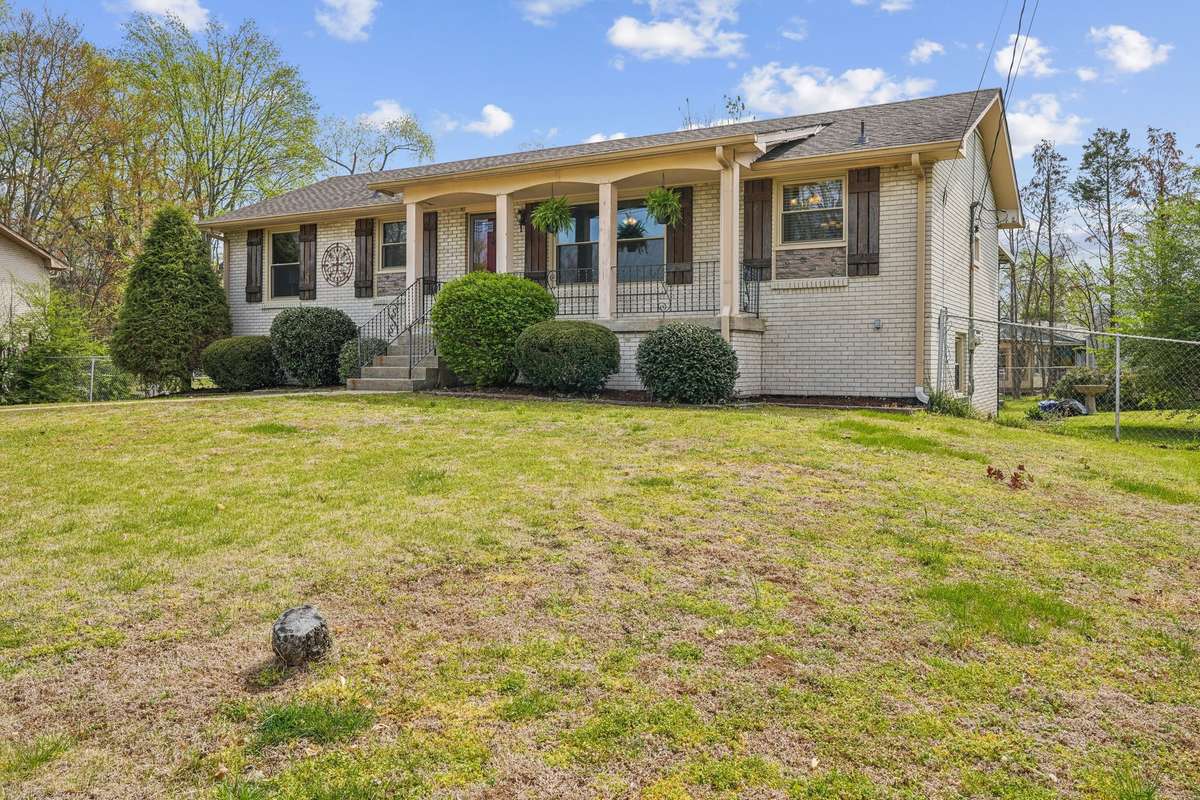 Great location that is so convenient and no HOA with a fully fenced rear yard