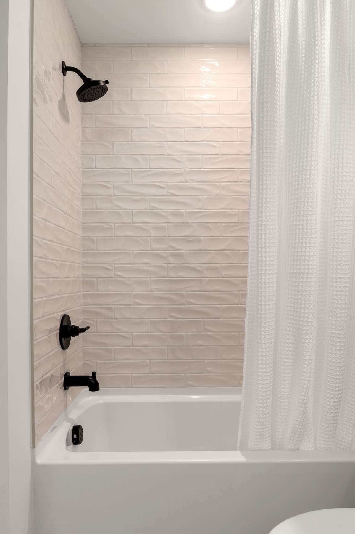 ***Please note images of model home include finishes that are not included in the list price.