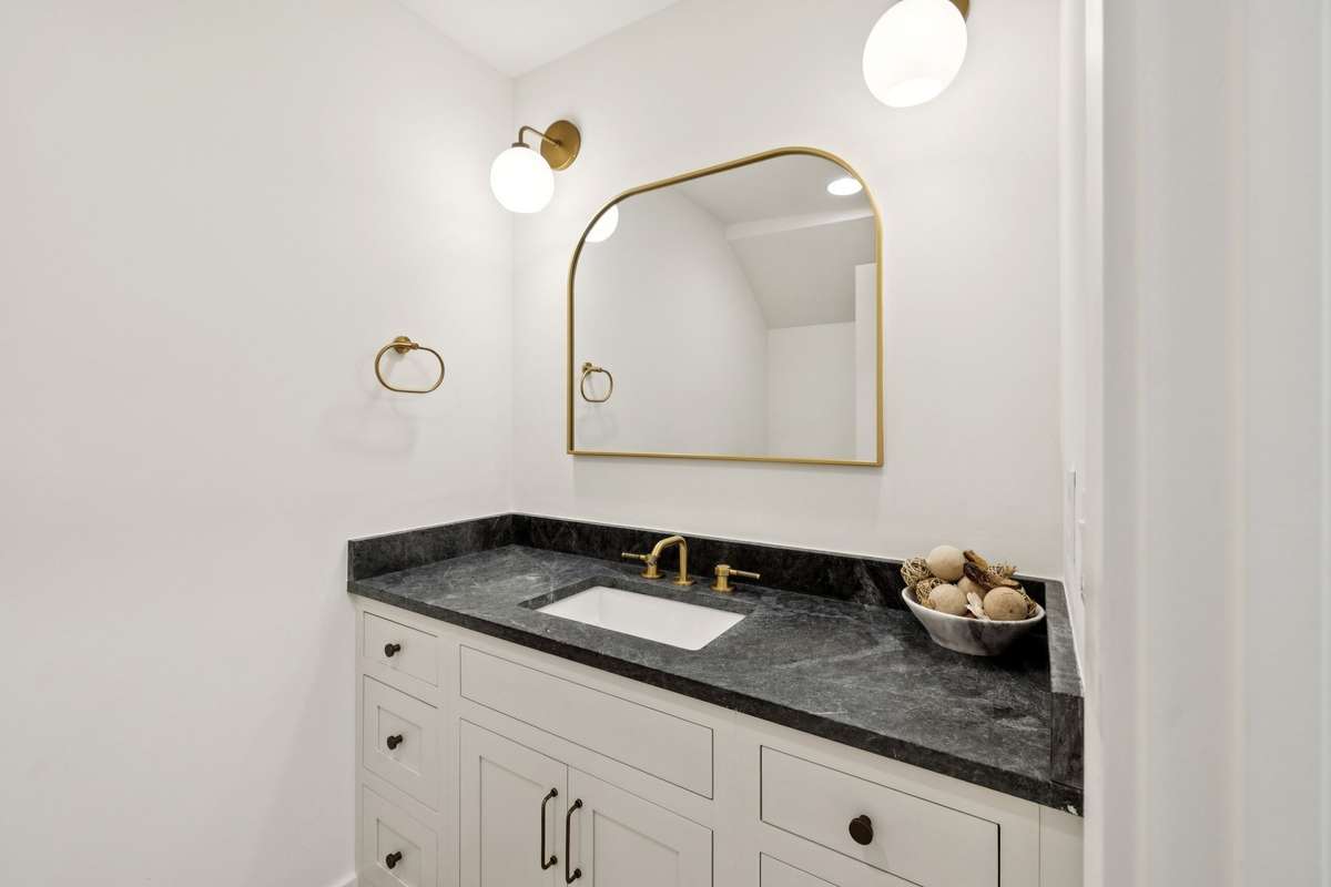 Main Level Powder Bath