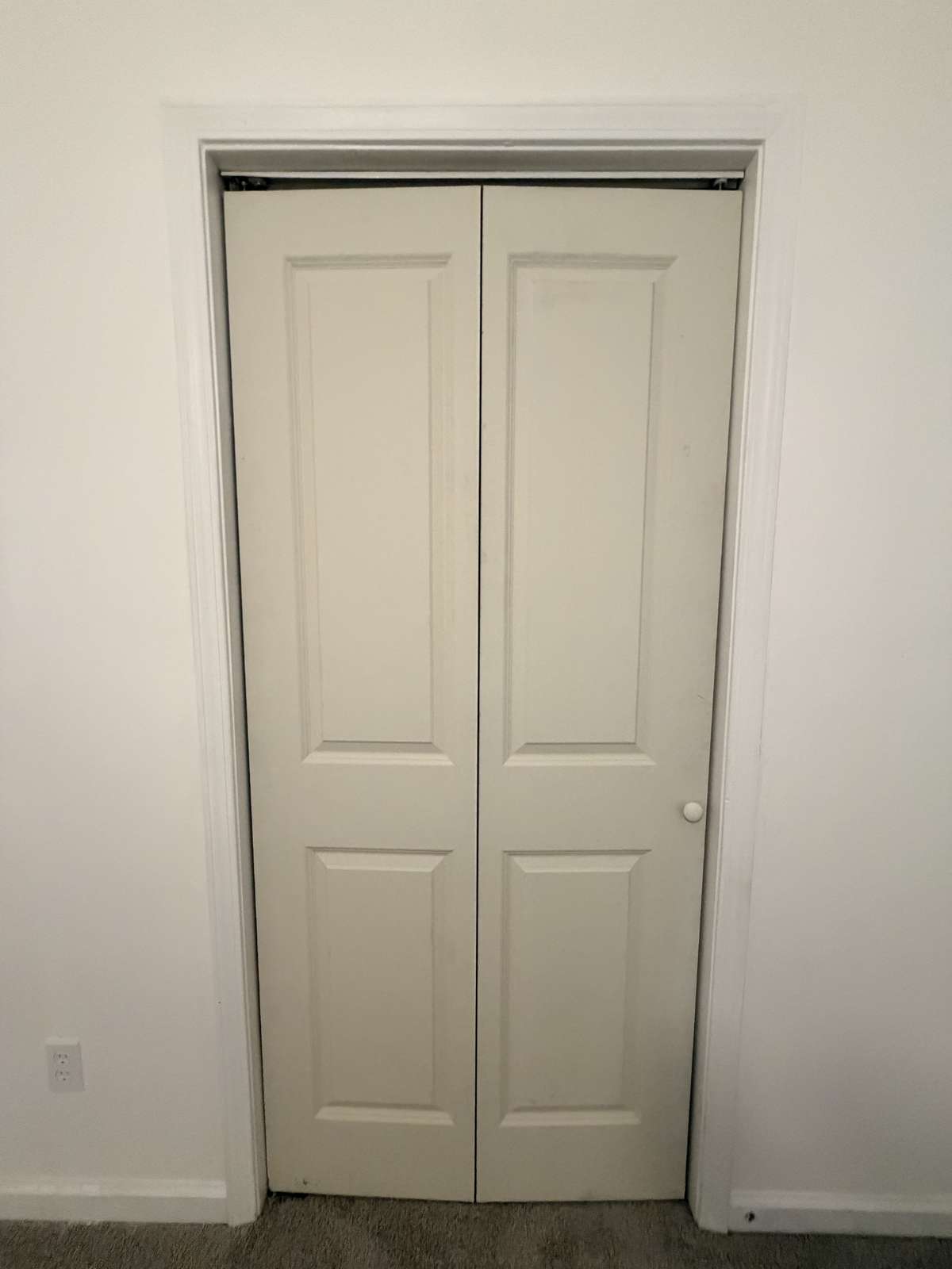 Guest Bedroom #1 Closet