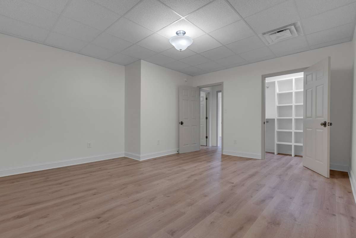 Room 6 with walk in closet