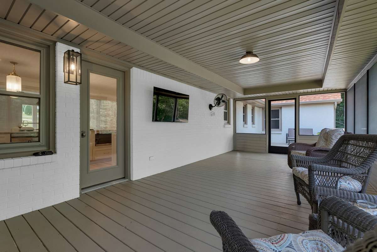 Entry to home from Screened Deck