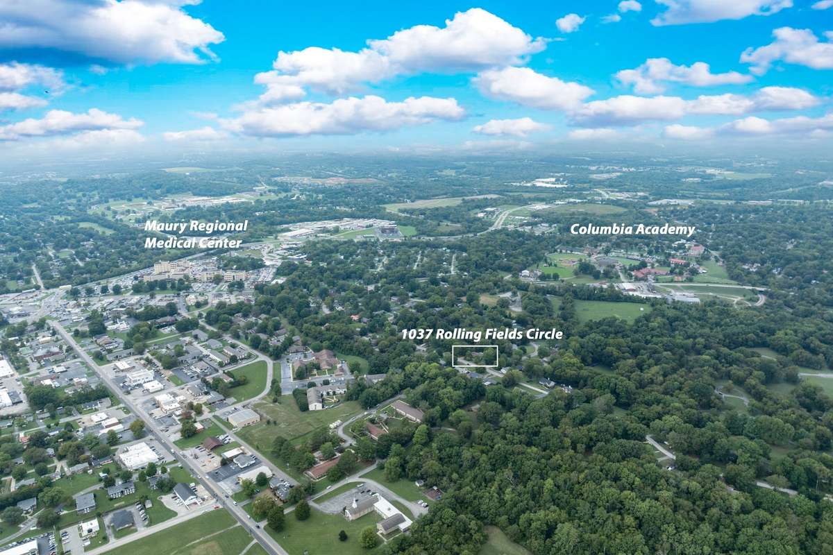 Convenience!!!!  Located across the street from Maury Regional Hospital, Columbia Academy and Woodland Park. Just a few blocks from Downtown Columbia