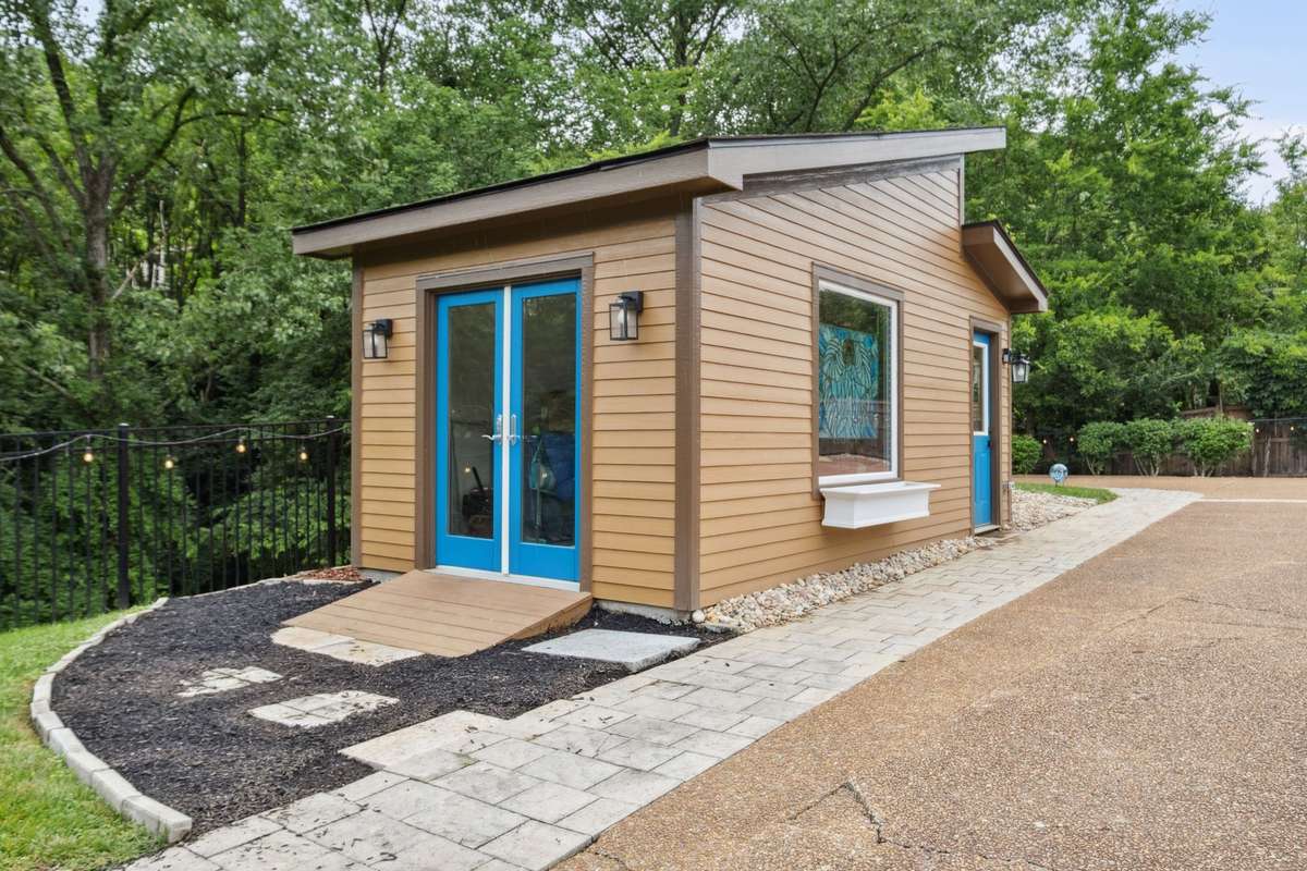 The French doors open to versatile 14x9 space that can be tailored to suit your needs.