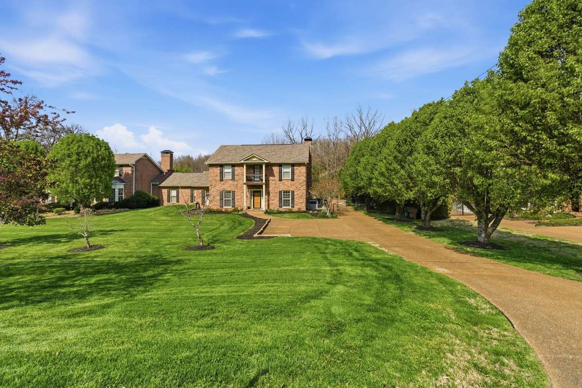The home is located in the top rated Percy Priest school zone and minutes from several premier private schools, 2 miles from Green Hills shopping, dining and entertainment, and a short drive to Vanderbilt, 12 South, downtown, Brentwood and Franklin.