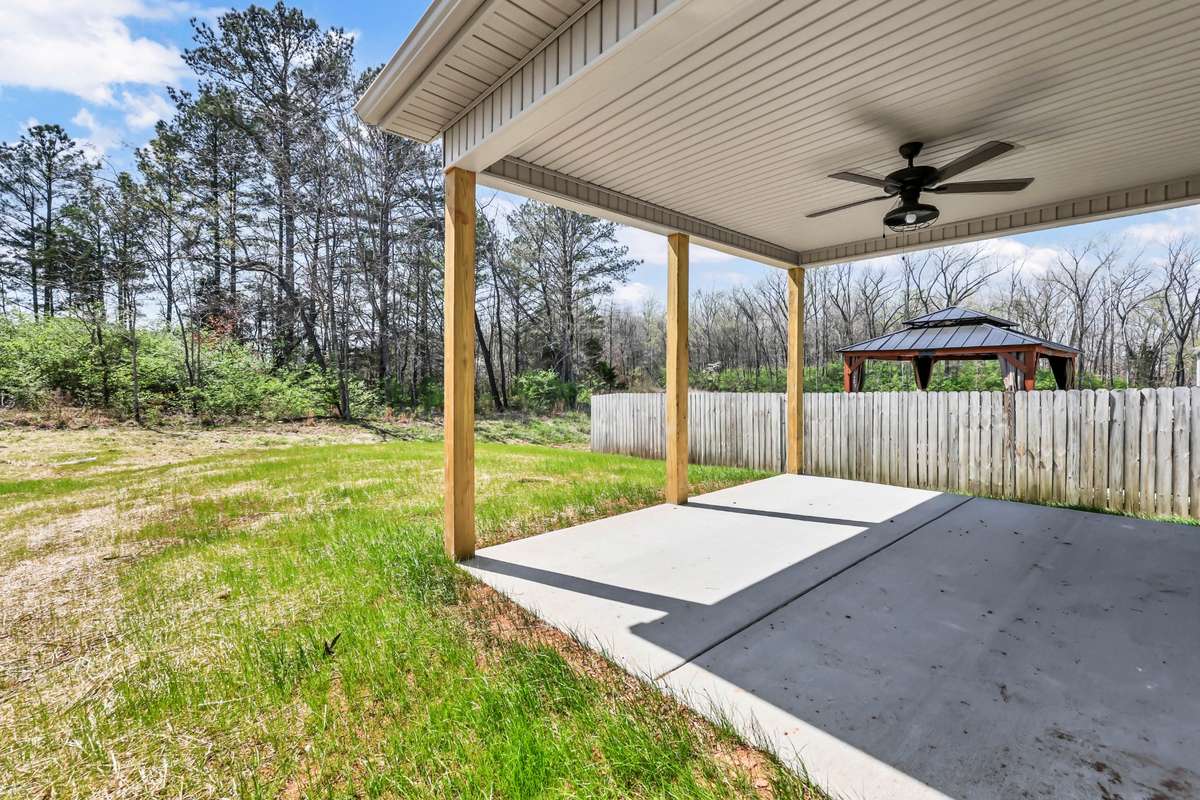 Perimeter lot with HOA common area to the rear