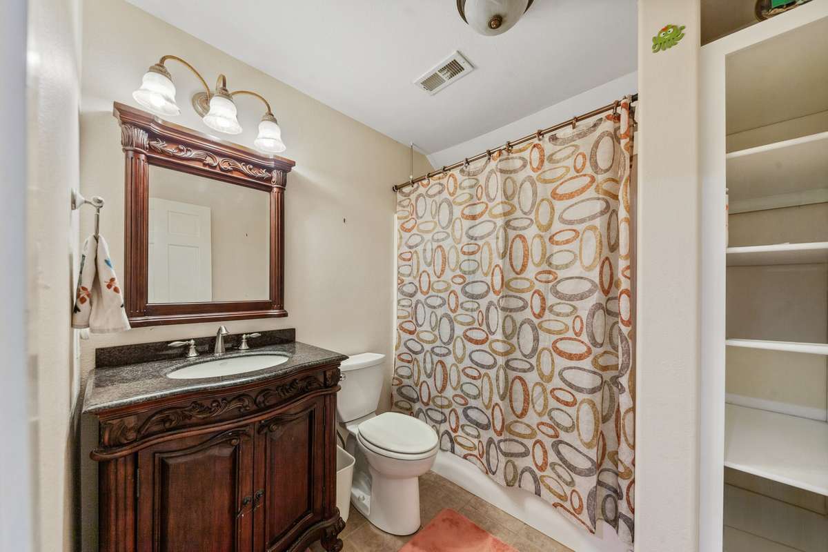 Main House Upstairs Bath