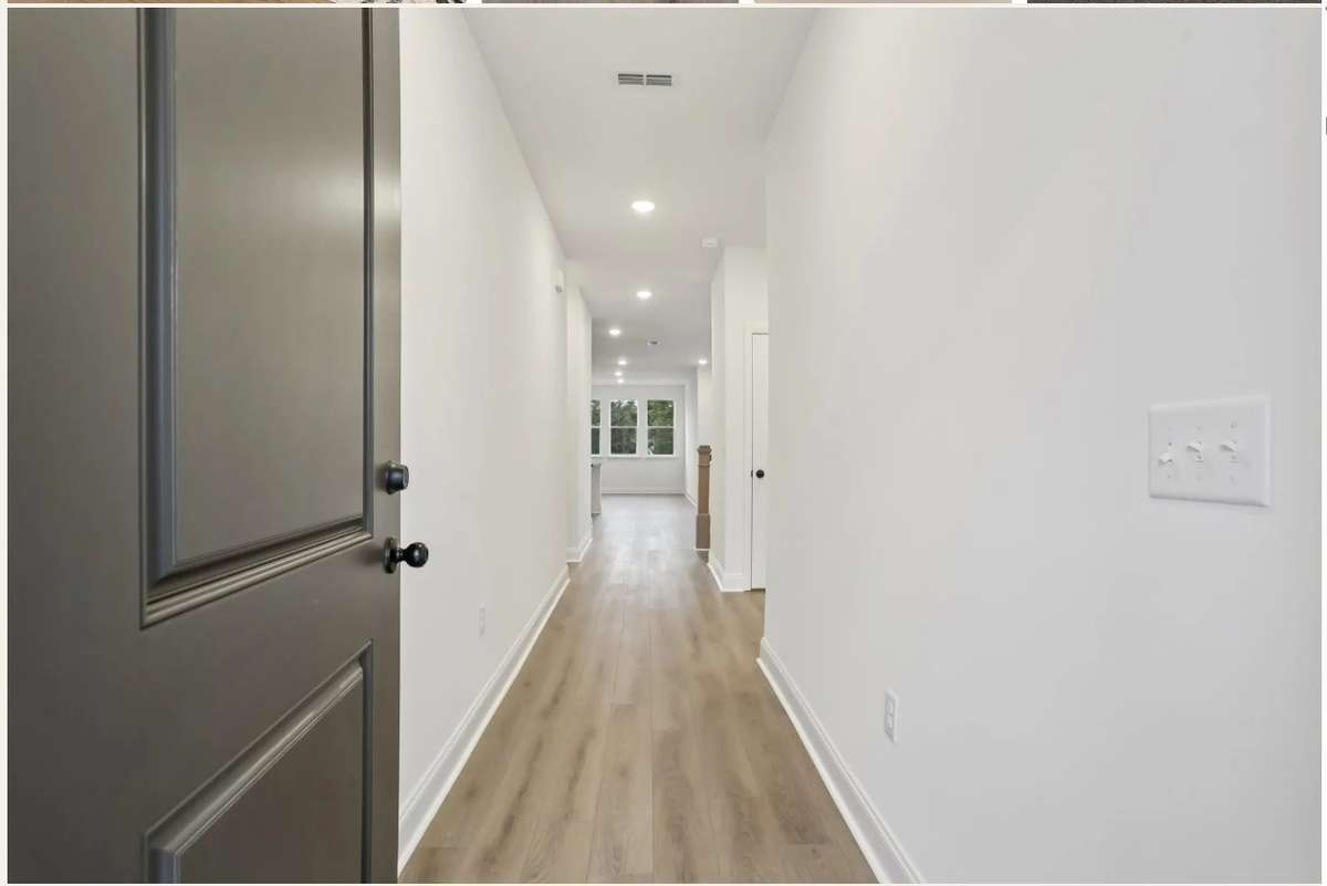 Blake entry. Photos of similar home, same plan. Options may vary.