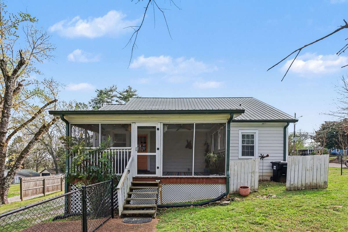 Love your home near the heart of Muletown!
