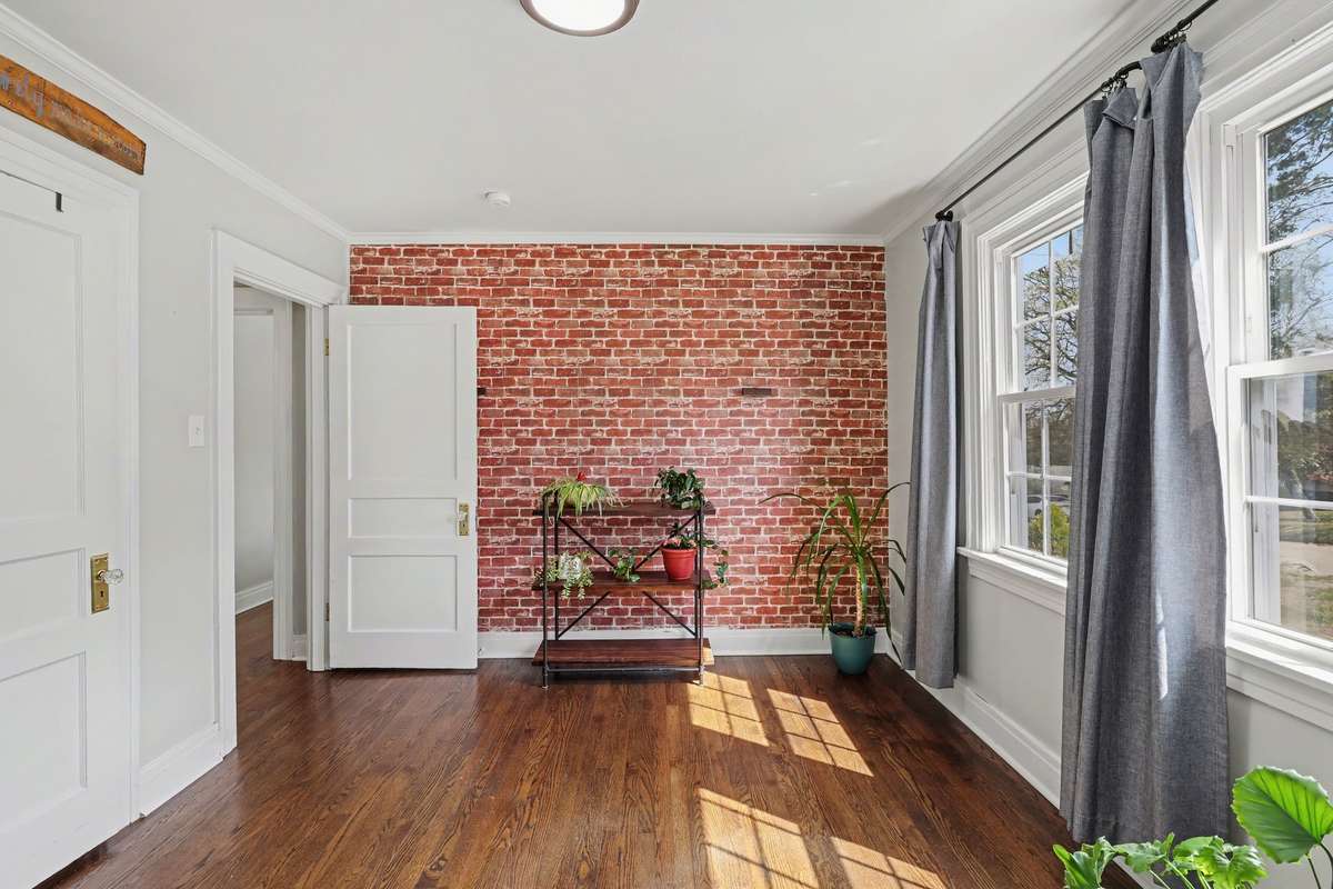 Front facing windows supply plenty of natural light for video shoots or planting!