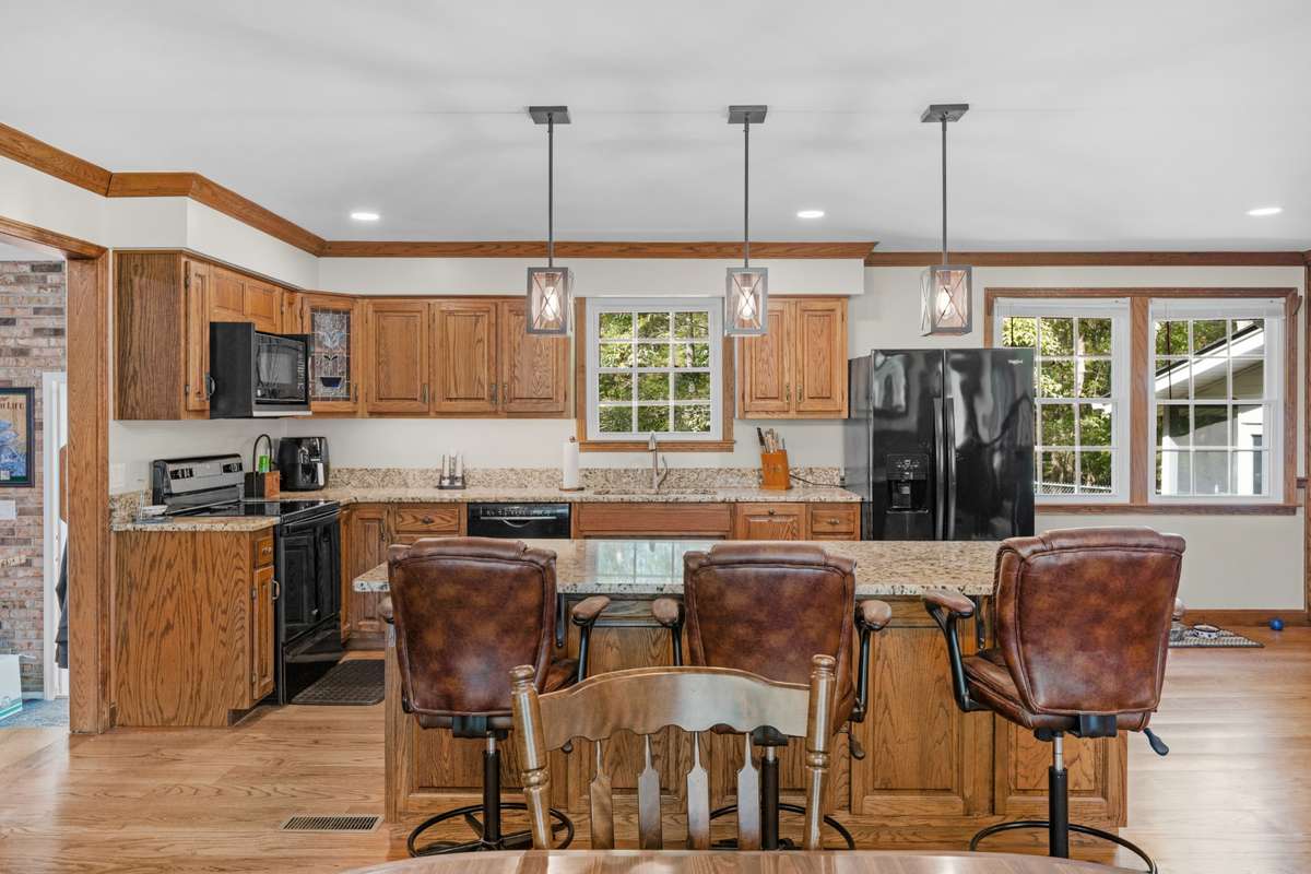 Spacious Kitchen with Lots of storage