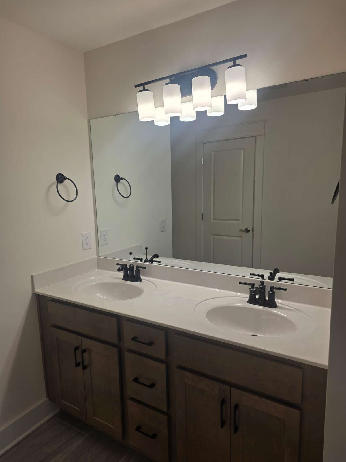 Dual vanities in secondary baths