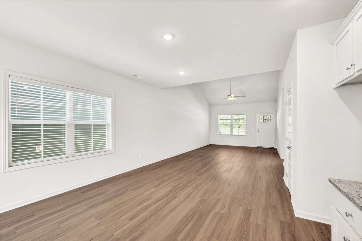 Additional view of living area.