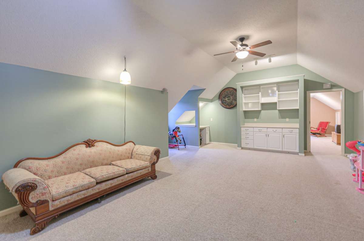 X-Large Upstairs entertaining area.