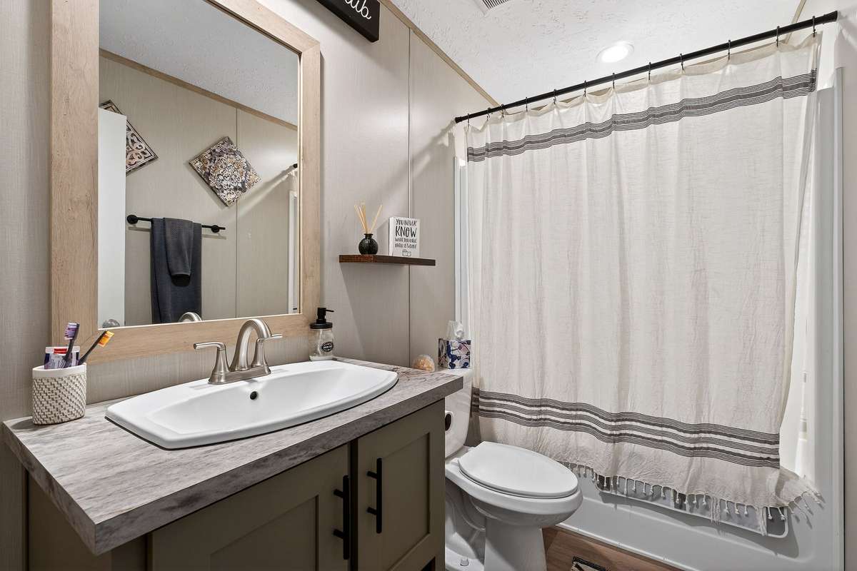 Guest bath.