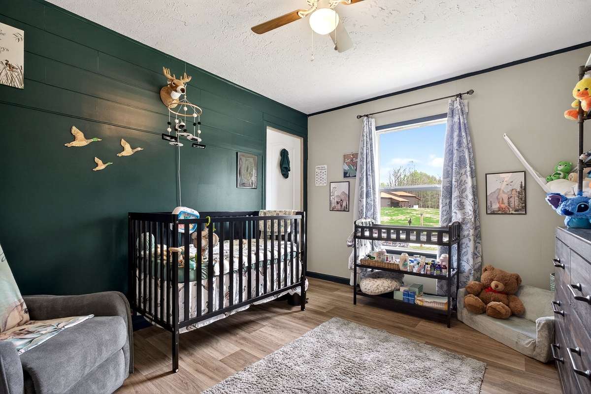 Second bedroom.