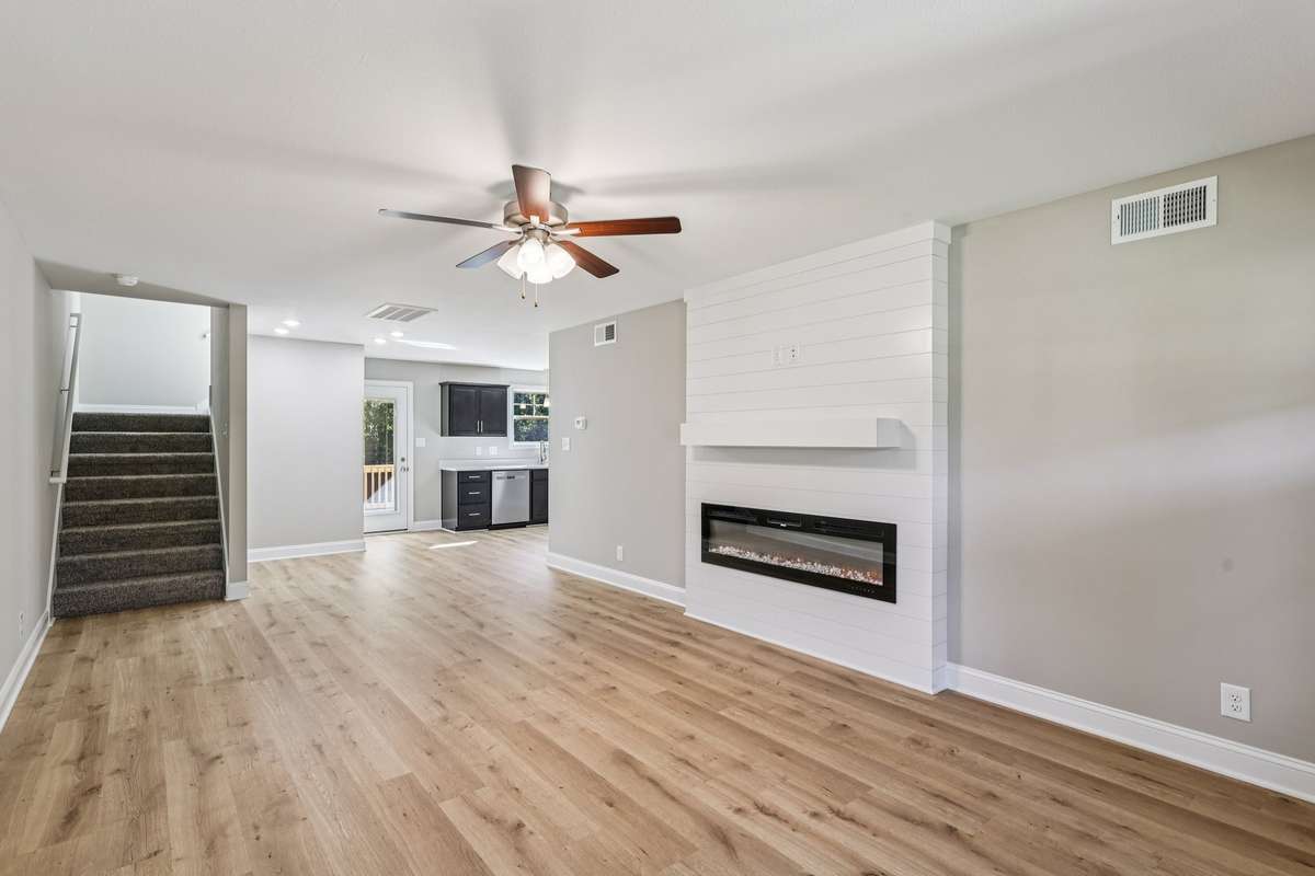 Sample pictures from a previous build showing the Baker Floor Plan.  Materials and colors are subject to change without notice.