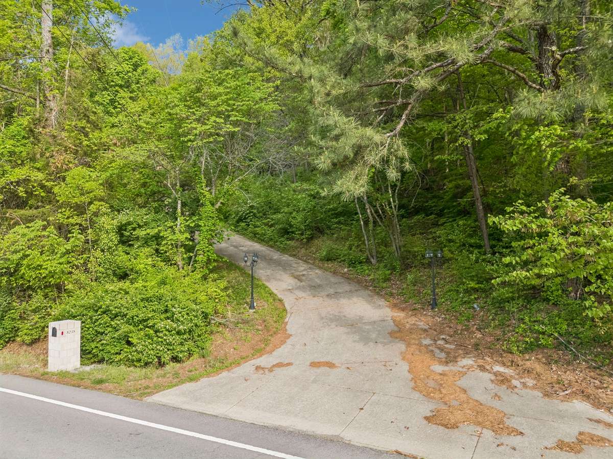 Entrance off of Charlotte Pike.