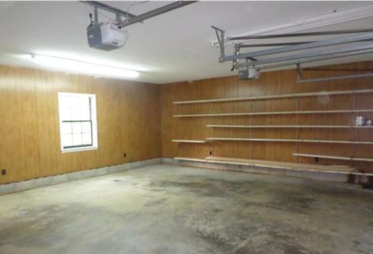 Fresh updates underway! Seller is currently enhancing the home with fresh Behr Ultra white  paint in the living room, hallway, bedroom, bathroom, and laundry area to create a brighter, move-in ready feel.
Exterior improvements are also in progress