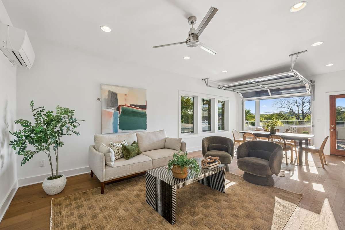 This could be a lounge, a game room, a workout space - whatever you want!