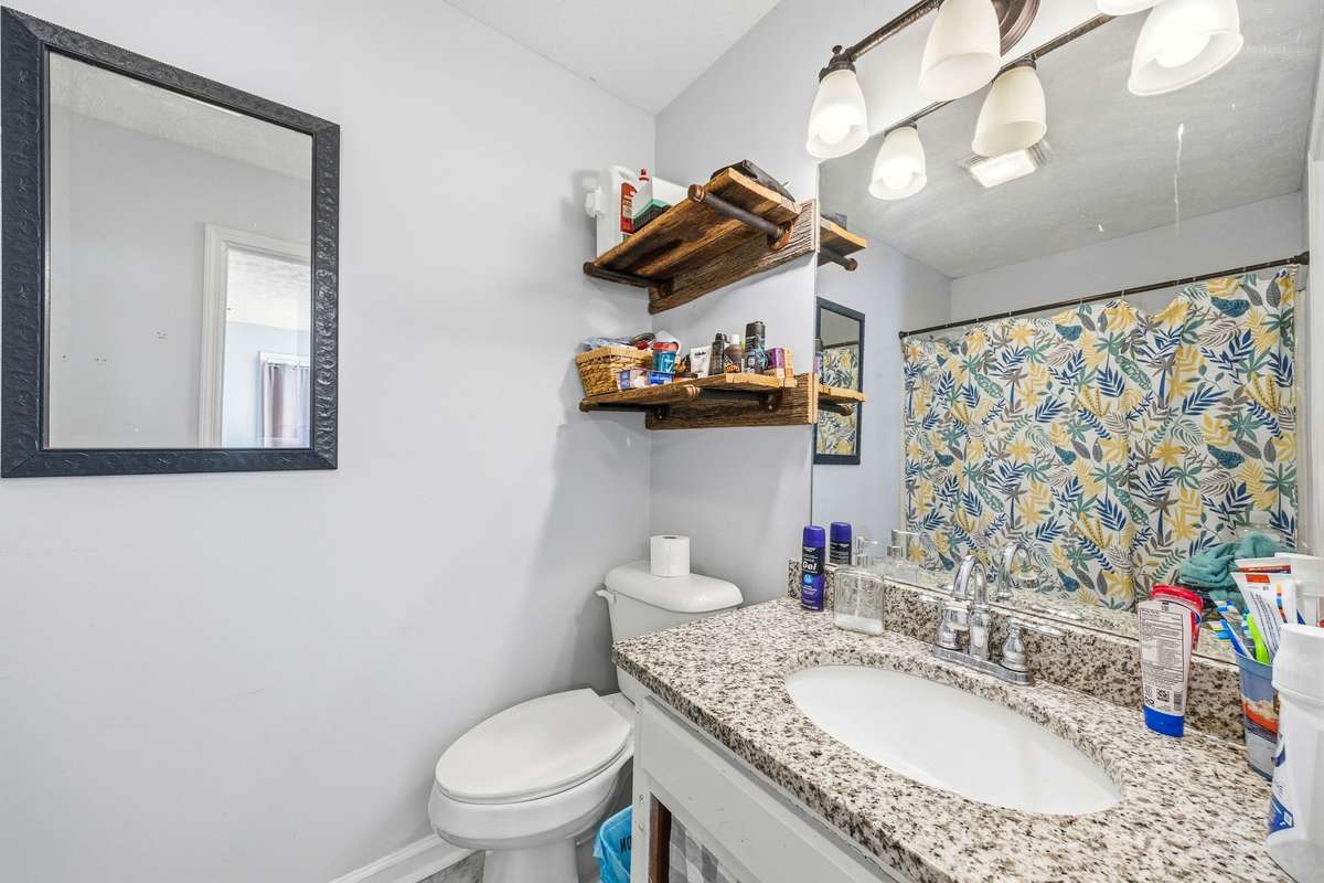 Full bath in master bedroom