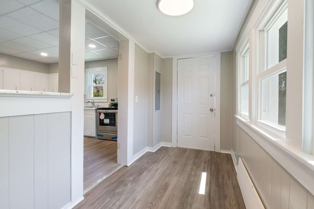 300 West Railroad - Laundry w/back door access
