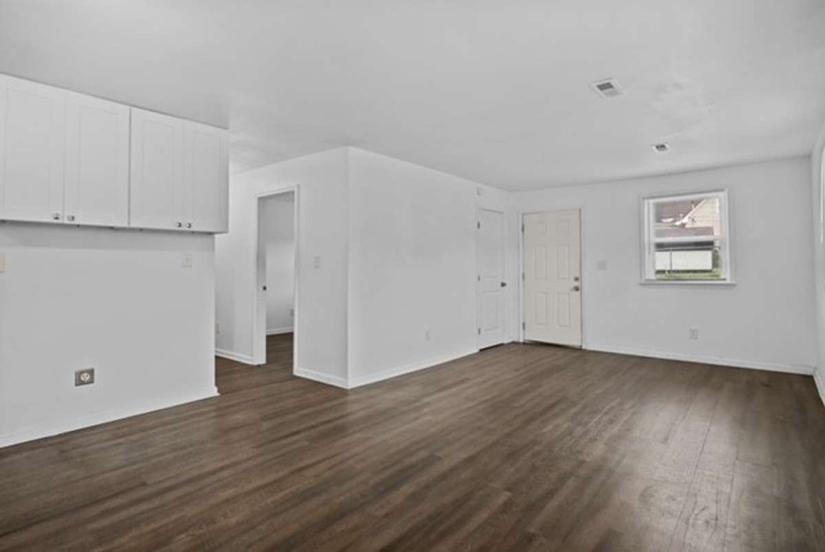 101 Dickson Ave #2