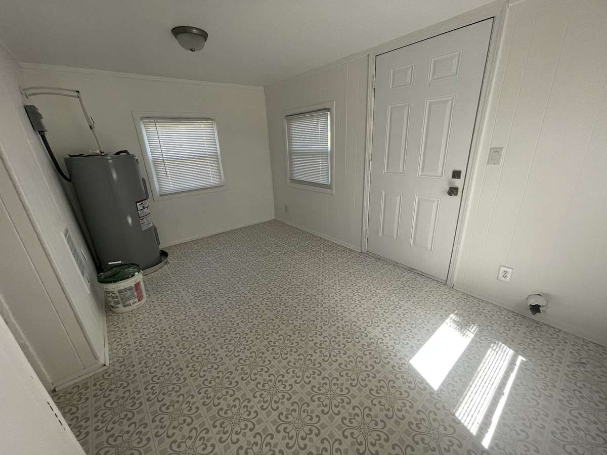 101 Dickson Ave #1