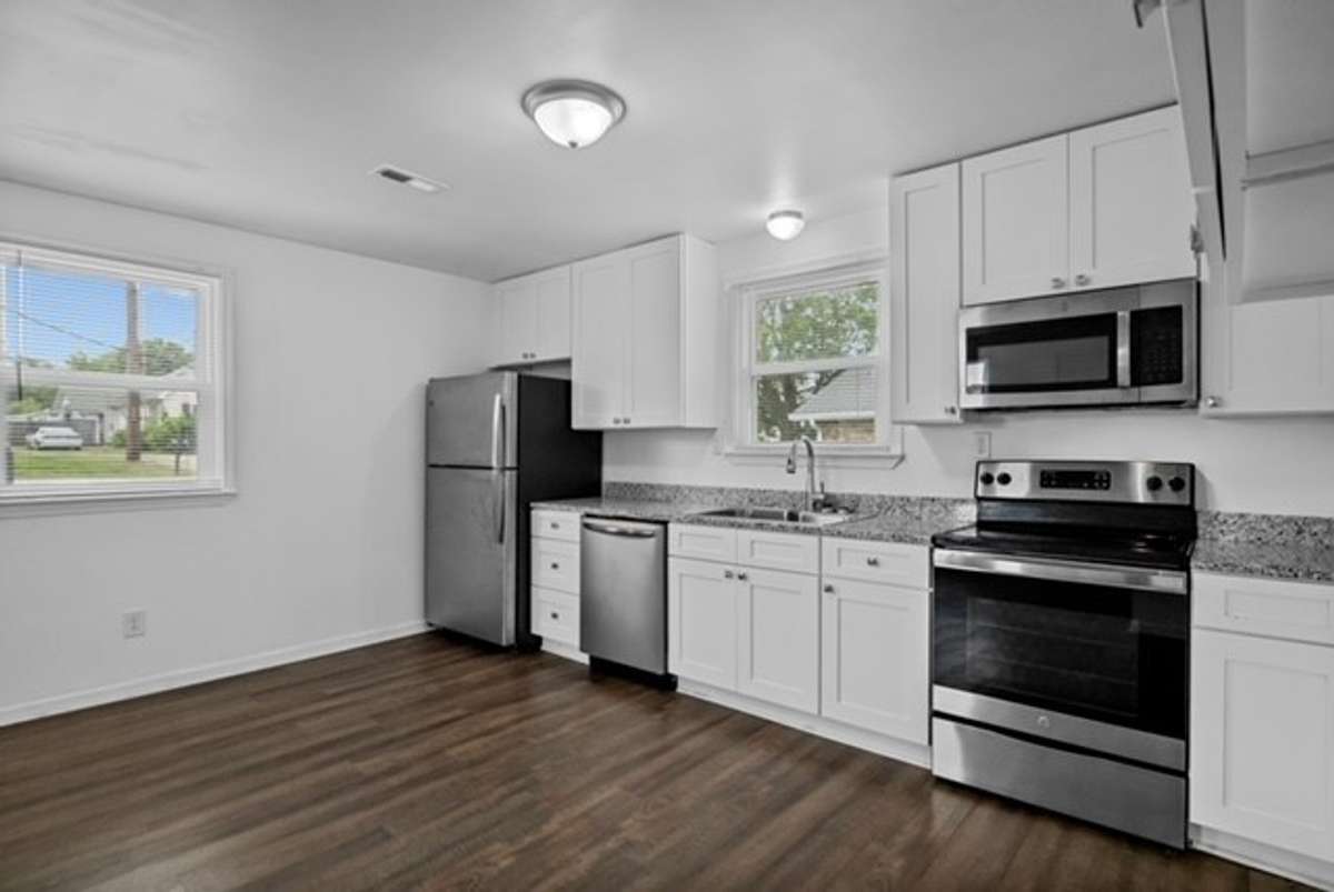 101 Dickson Ave #2