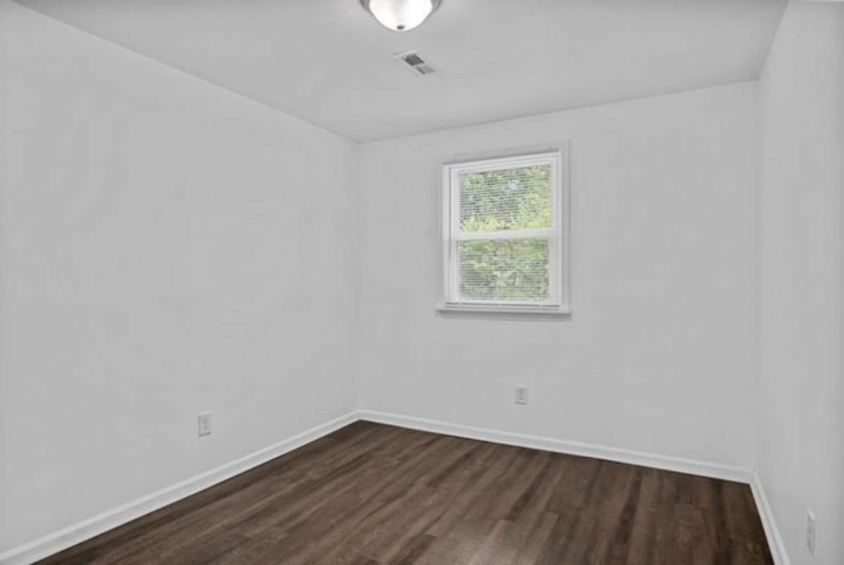 101 Dickson Ave #2 - Bedroom 1